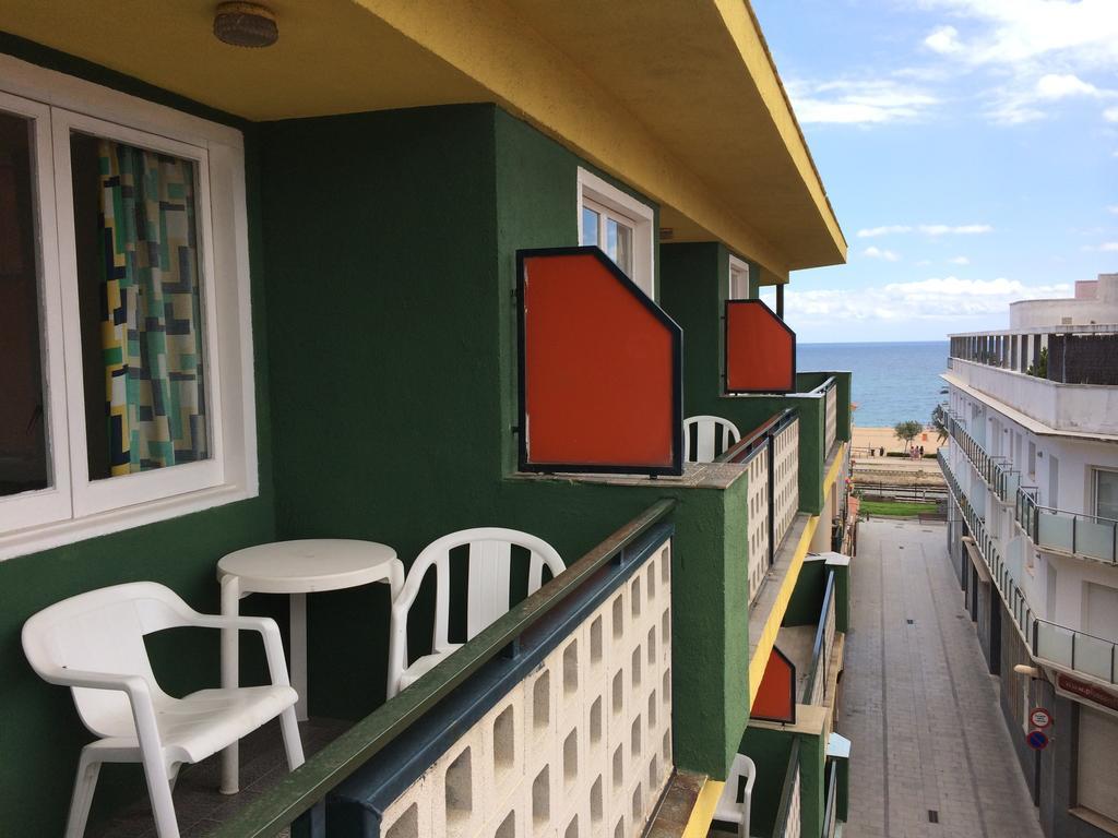 Apartaments Bellamar マルグラット・デ・マル 部屋 写真
